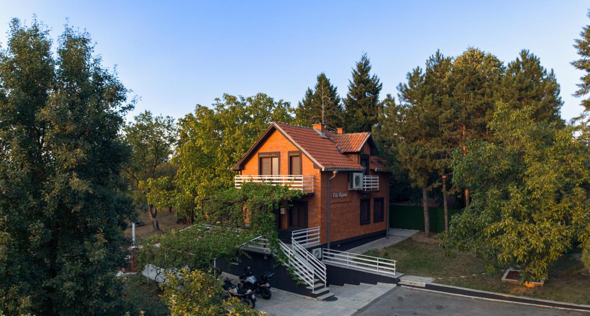 Villa Dijana - Pool, Spa, Outdoor Kitchen Belgrade Exterior photo